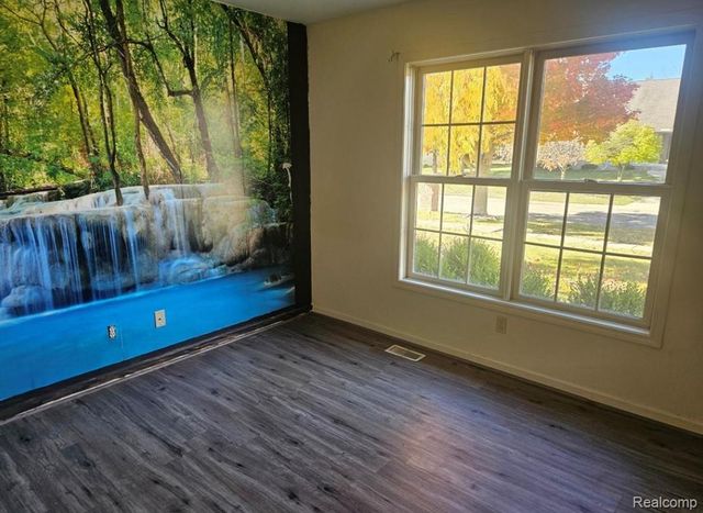 219 Primrose Lane, Flushing, MI 48433