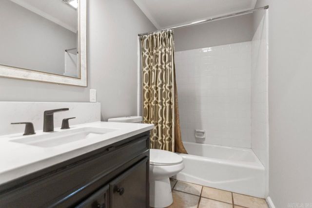 15 Saint Charles Court, Little Rock, AR 72211