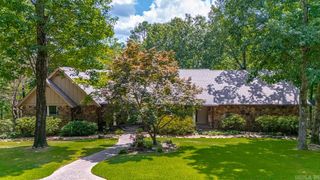 15 Saint Charles Court, Little Rock, AR 72211