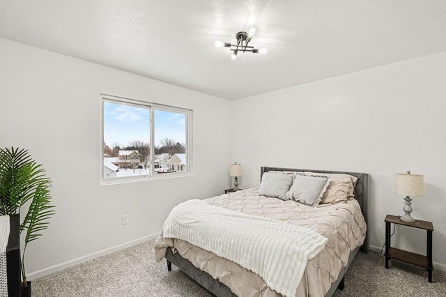 330 Pioneer Trail NE, Cedar Springs, MI 49319