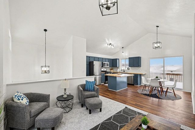 330 Pioneer Trail NE, Cedar Springs, MI 49319