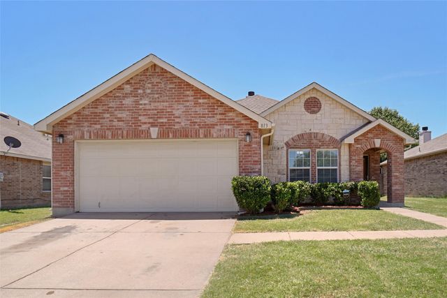 813 Crystal Drive, Burleson, TX 76028