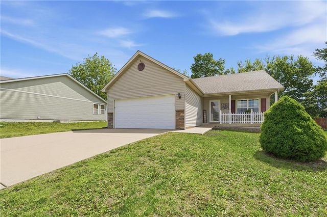 813 Emerson Drive, Belton, MO 64012