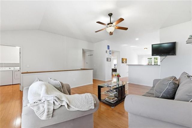 813 Emerson Drive, Belton, MO 64012