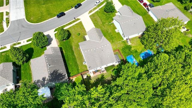 813 Emerson Drive, Belton, MO 64012
