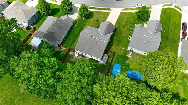 813 Emerson Drive, Belton, MO 64012