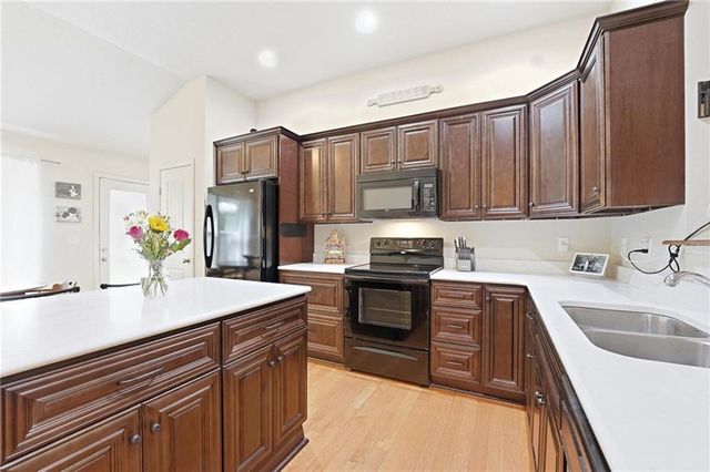 813 Emerson Drive, Belton, MO 64012