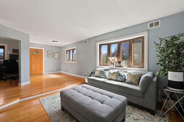 4656 25th Avenue, Schiller Park, IL 60176