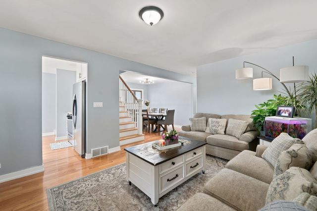 4656 25th Avenue, Schiller Park, IL 60176