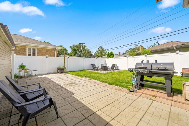 4656 25th Avenue, Schiller Park, IL 60176