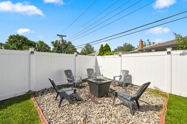 4656 25th Avenue, Schiller Park, IL 60176