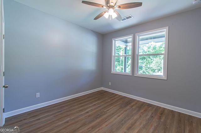 567 M L King Jr Drive, Jefferson, GA 30549