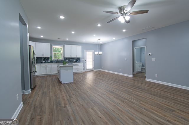567 M L King Jr Drive, Jefferson, GA 30549