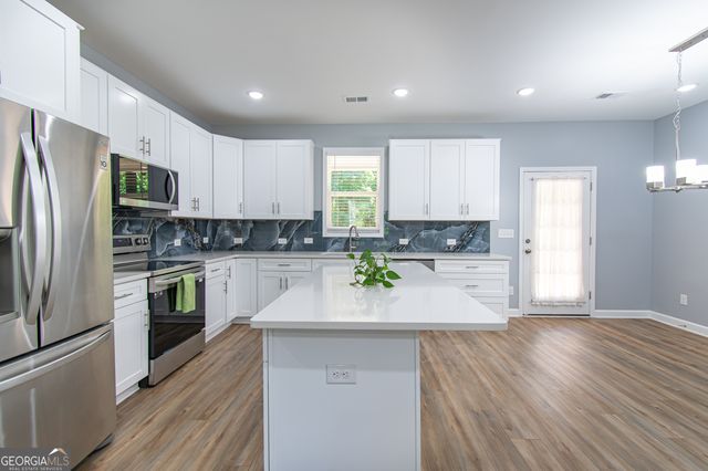 567 M L King Jr Drive, Jefferson, GA 30549