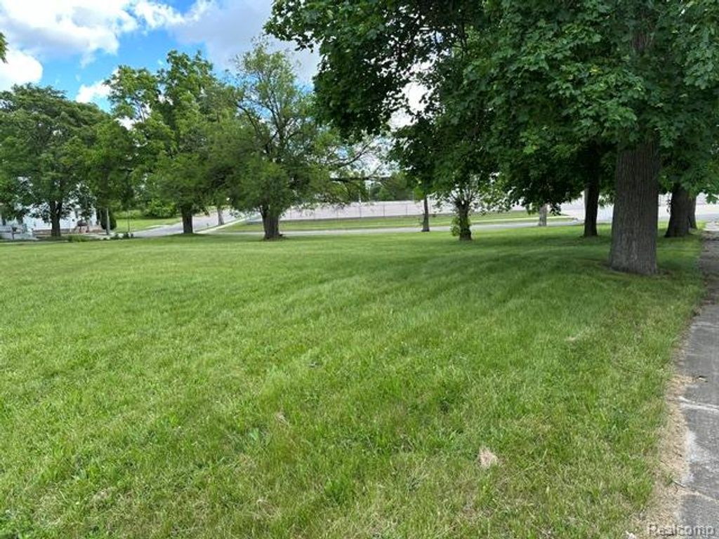 122 Washington Street, Pontiac, MI 48341