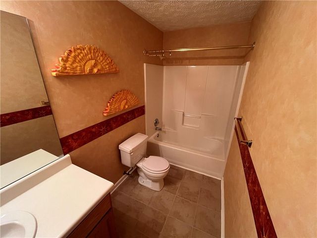 19 Meadow Crest Court, Powder Springs, GA 30127