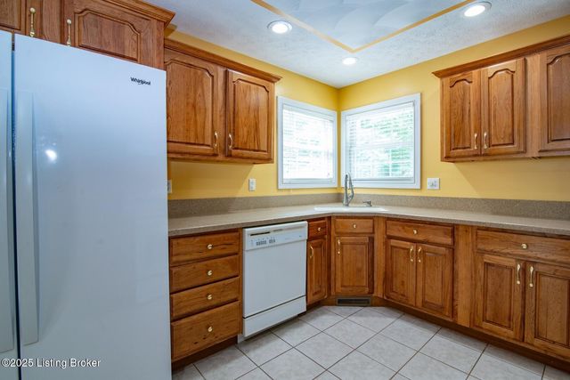 236 Bobwhite Rd, Brandenburg, KY 40108