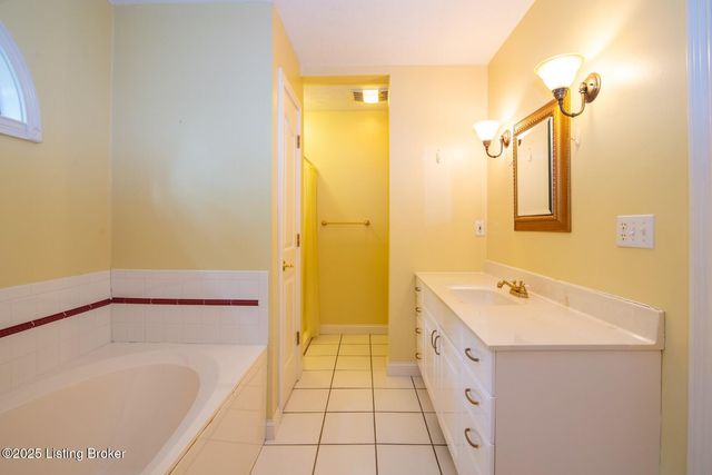 236 Bobwhite Rd, Brandenburg, KY 40108