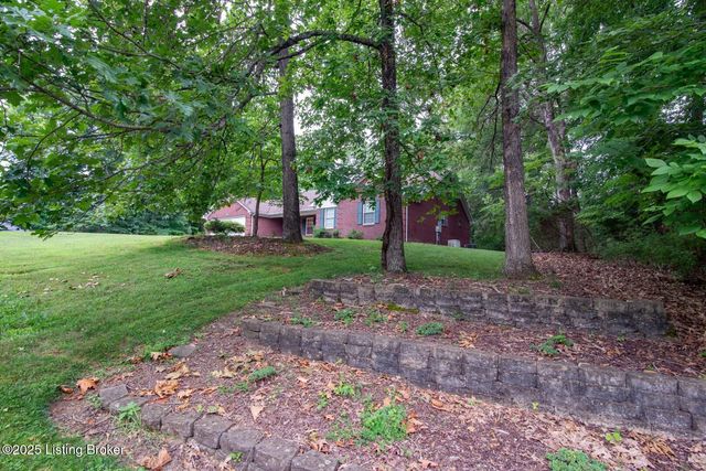 236 Bobwhite Rd, Brandenburg, KY 40108