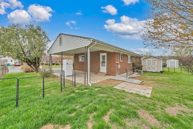 3807 Troutland AVE, Roanoke, VA 24017