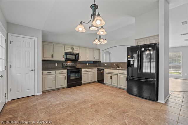 8108 Avignon, Fort Smith, AR 72908