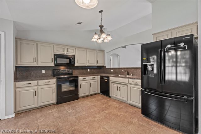 8108 Avignon, Fort Smith, AR 72908
