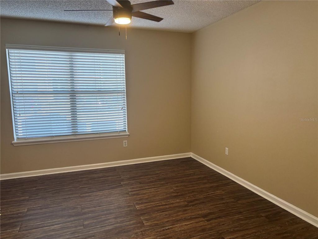 Image 15 of property listing at 11901 4TH STREET N 7107, St Petersburg, FL 33716