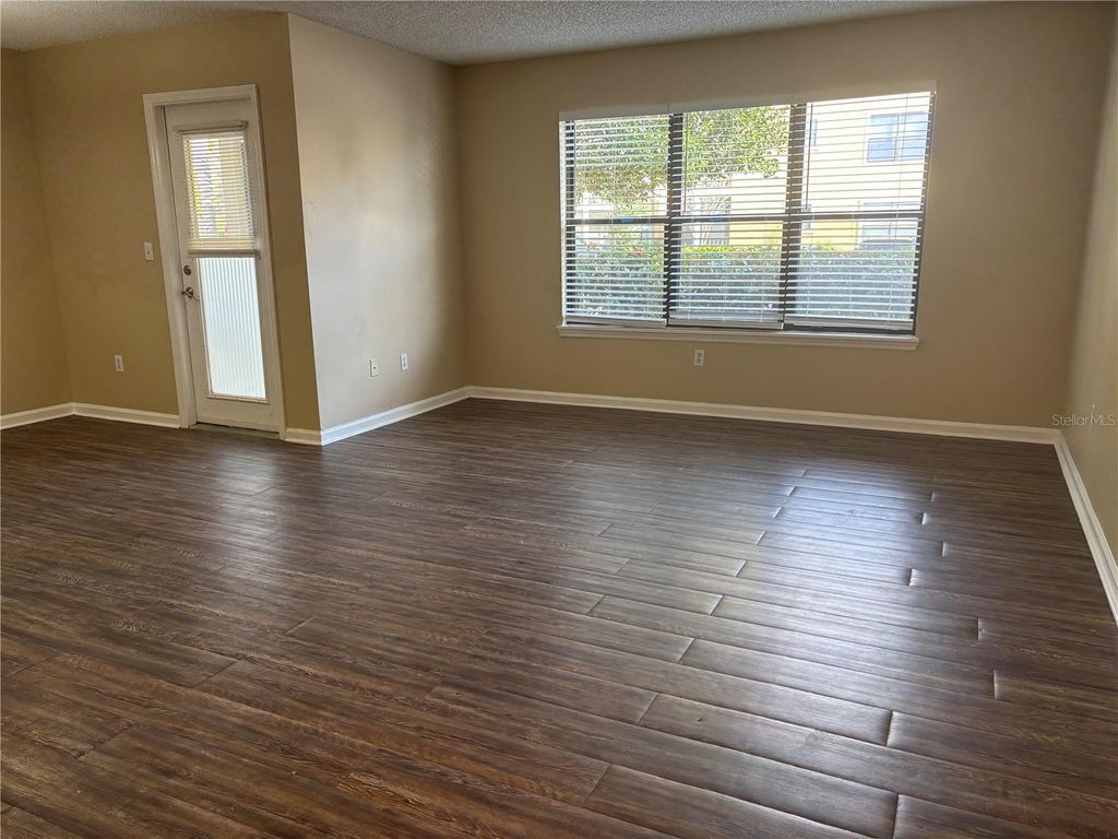 Image 3 of property listing at 11901 4TH STREET N 7107, St Petersburg, FL 33716