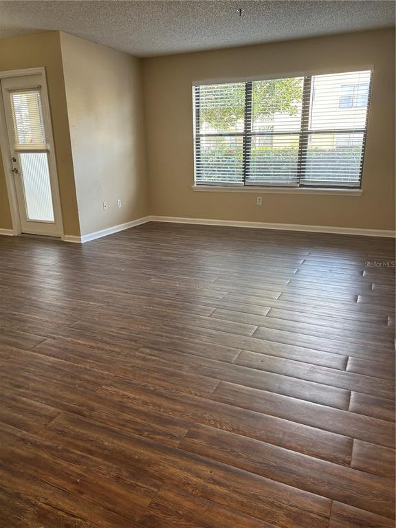 Image 4 of property listing at 11901 4TH STREET N 7107, St Petersburg, FL 33716