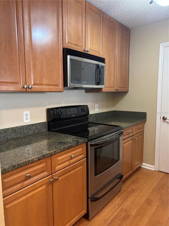 Image 9 of property listing at 11901 4TH STREET N 7107, St Petersburg, FL 33716