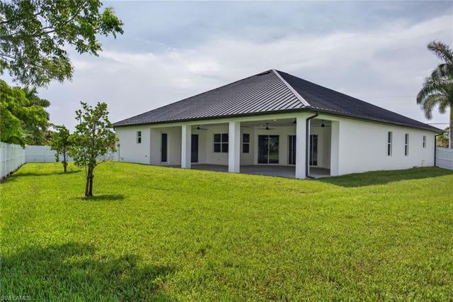 1726 SW 36th TER, Cape Coral, FL 33914