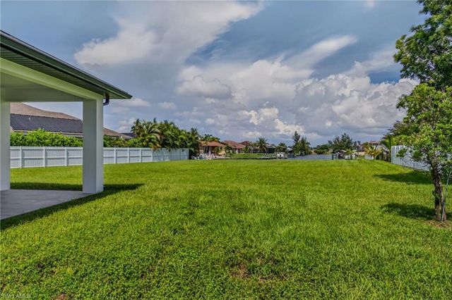 1726 SW 36th TER, Cape Coral, FL 33914