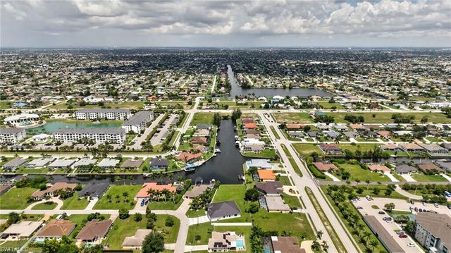 1726 SW 36th TER, Cape Coral, FL 33914