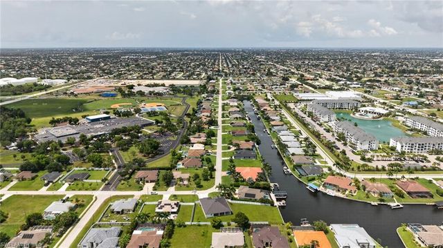 1726 SW 36th TER, Cape Coral, FL 33914