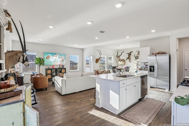 116 Middle Green, Floresville, TX 78114