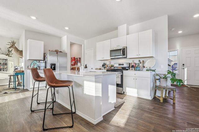 116 Middle Green, Floresville, TX 78114