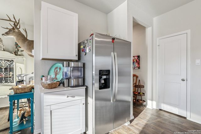 116 Middle Green, Floresville, TX 78114