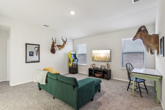 116 Middle Green, Floresville, TX 78114