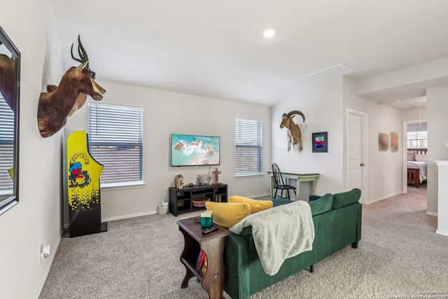 116 Middle Green, Floresville, TX 78114