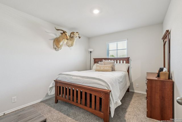 116 Middle Green, Floresville, TX 78114