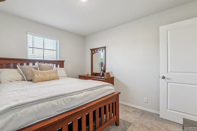 116 Middle Green, Floresville, TX 78114