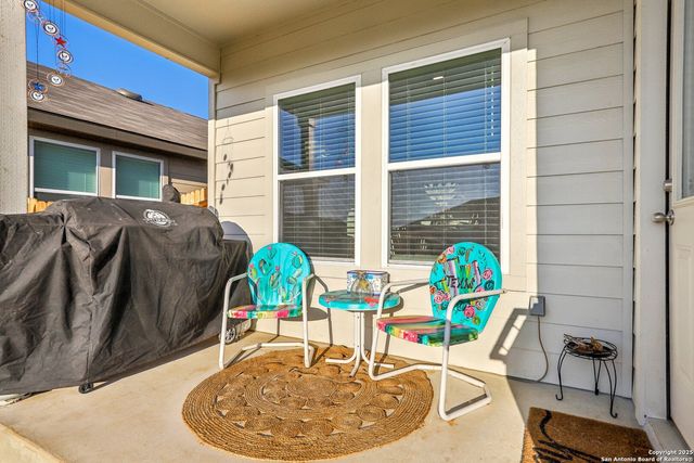 116 Middle Green, Floresville, TX 78114