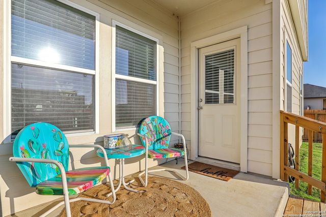 116 Middle Green, Floresville, TX 78114