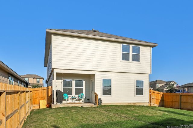 116 Middle Green, Floresville, TX 78114