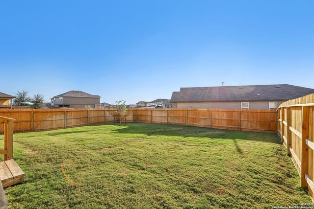 116 Middle Green, Floresville, TX 78114