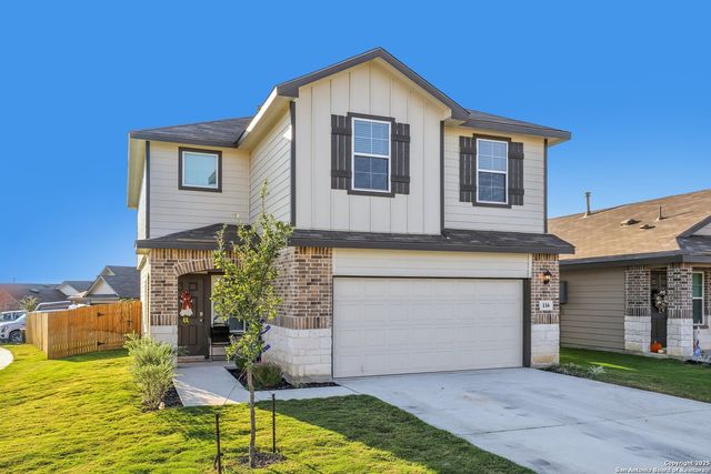 116 Middle Green, Floresville, TX 78114