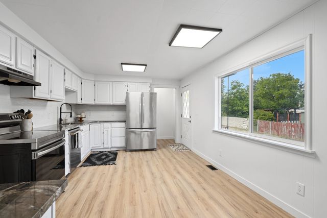 7907 E Nora Ave, Spokane Valley, WA 99212