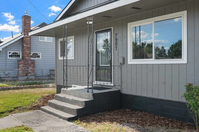 7907 E Nora Ave, Spokane Valley, WA 99212