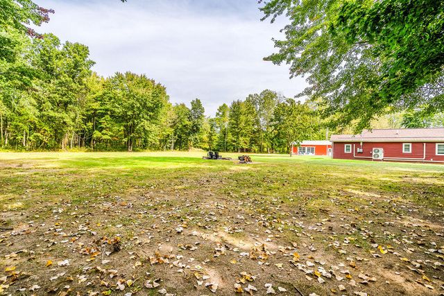 5568 Paw Paw Lake Road, Coloma, MI 49038