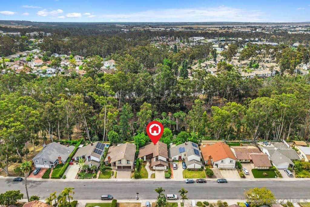 Image 4 of property listing at 10575 Canyon Lake Dr, San Diego, CA 92131